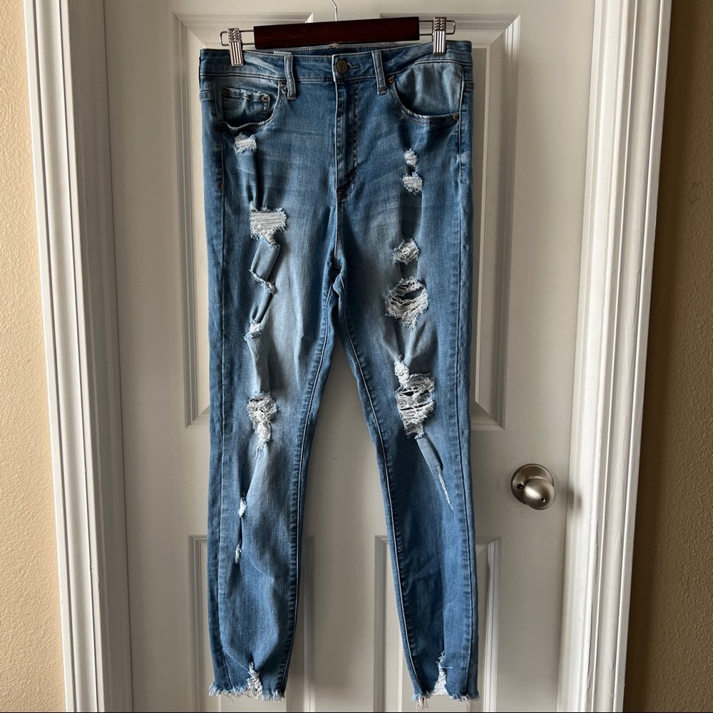 Aeropostale “The Norma Jean” distressed skinny jeans